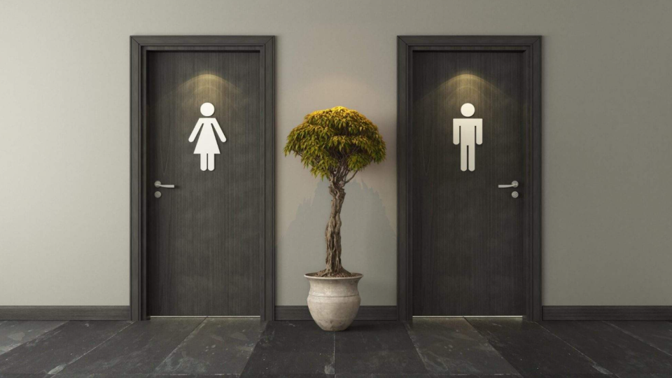 Через автоматичний доводчик дверей у вбиральні жінка втратила палець, але суд не побачив провини закладу