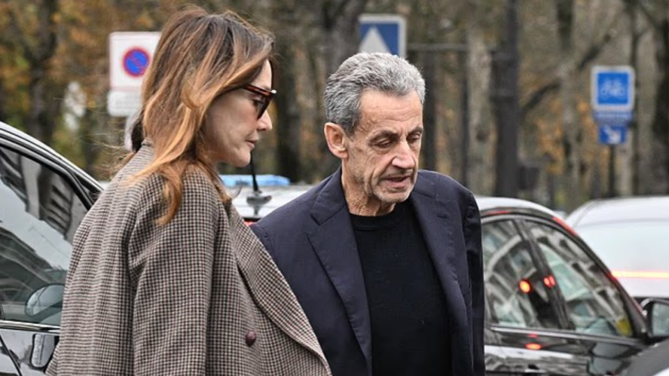 Николя Саркози впервые появился на публике после освобождения из тюрьмы, фото