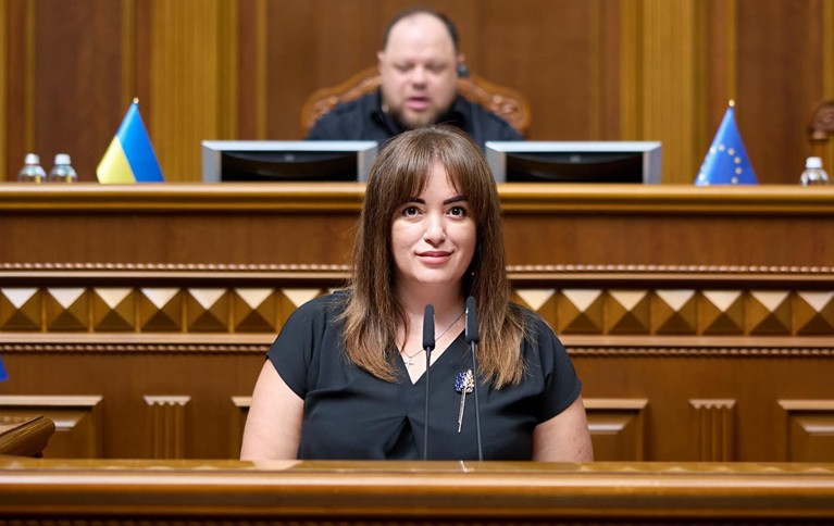 В проекте Госбюджета-2026 предусмотрено 6,6 млрд грн на повышение зарплат учителям и преподавателям ВУЗов — Леся Забуранная