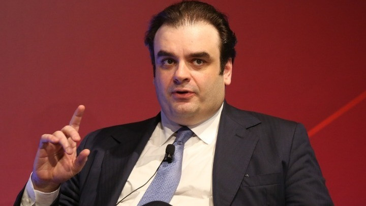 В Греции подали иск из-за дипфейк-рекламы в Facebook с изображением министра финансов