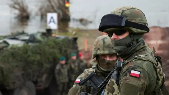 Сколько сейчас зарабатывают польские военные – новые ставки и надбавки 2025 года