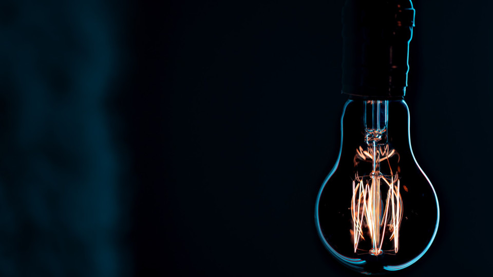 Графіки більше не діють – в Україні ввели аварійні відключення світла