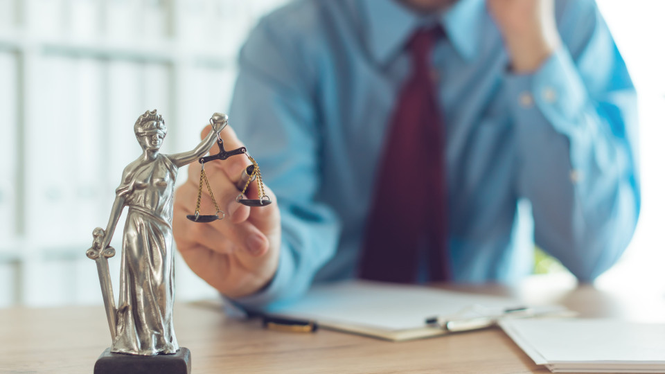 Верховный Суд объяснил, когда отказ адвоката представлять интересы лица в другом деле не является конфликтом интересов