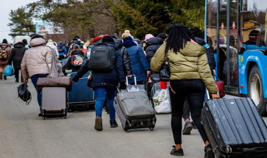 Почти 200 тысяч украинцев в США под угрозой утраты легального статуса беженцев — Reuters