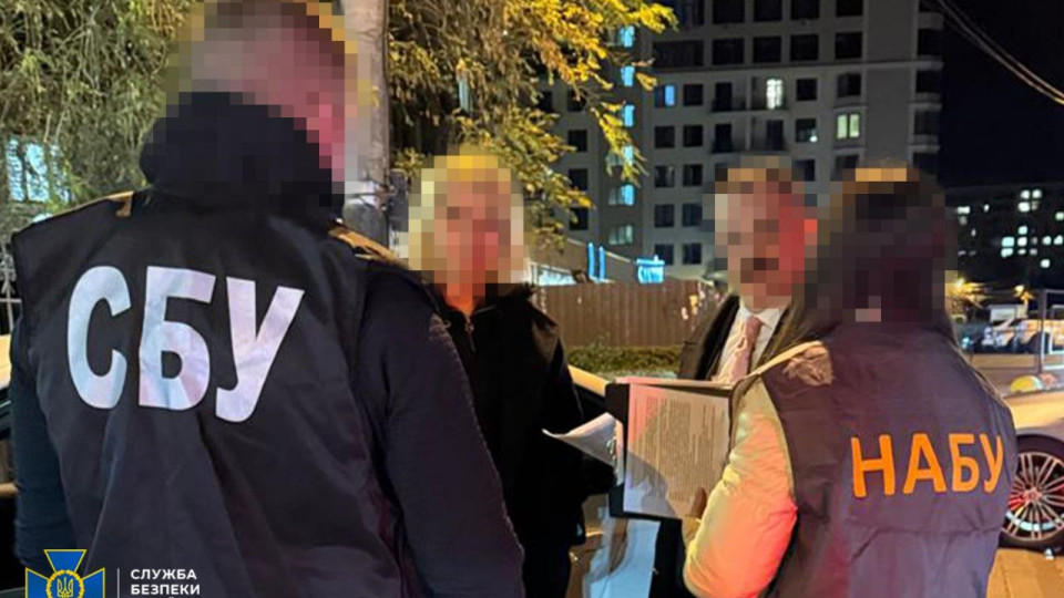 Судью и адвокатку из Одессы подозревают в торговле «нужными» решениями за деньги