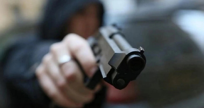 У Львові на подвір’ї школи сталася стрілянина між батьками учнів через конфлікт дітей