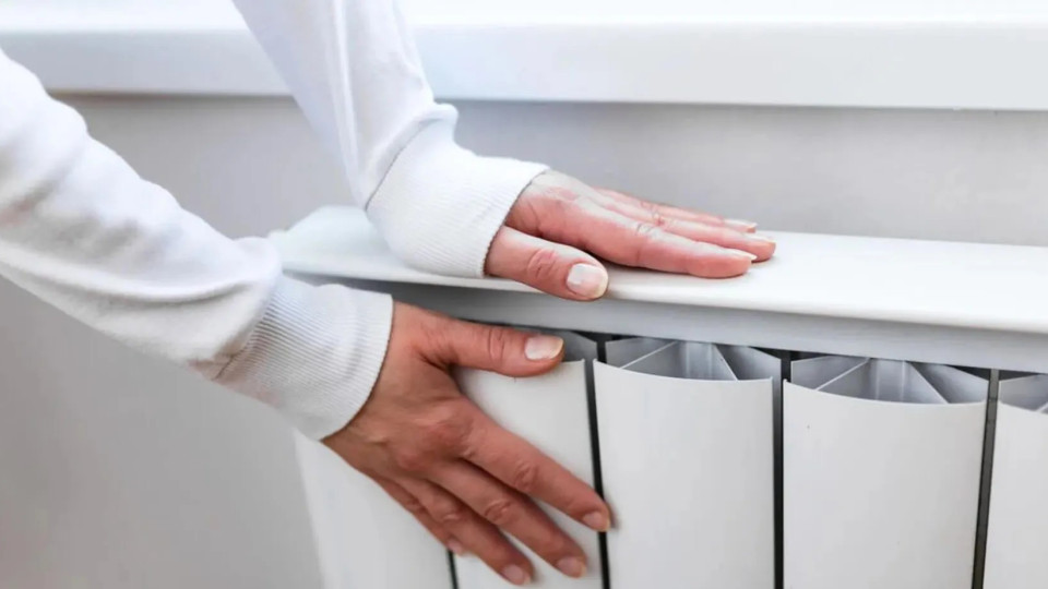 В Киеве после ночного обстрела часть районов осталась без тепла