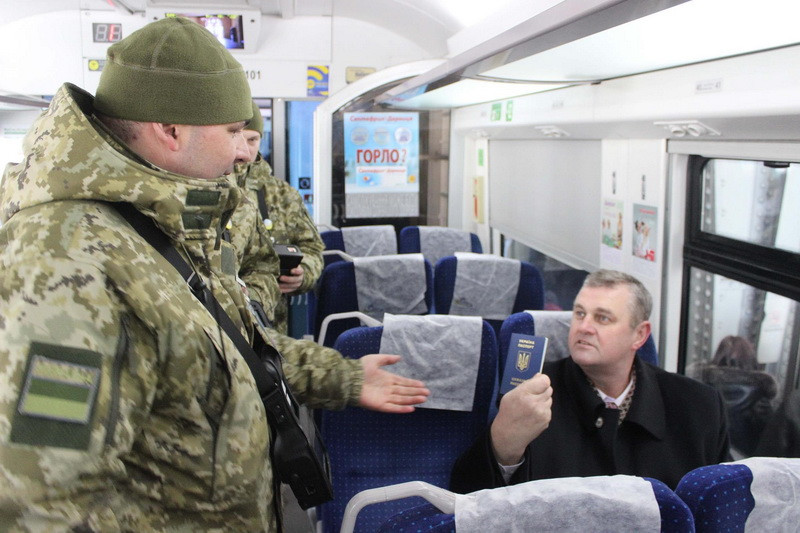 Перетин кордону стане швидшим: контроль у вагонах «в русі» запроваджують у нових поїздах